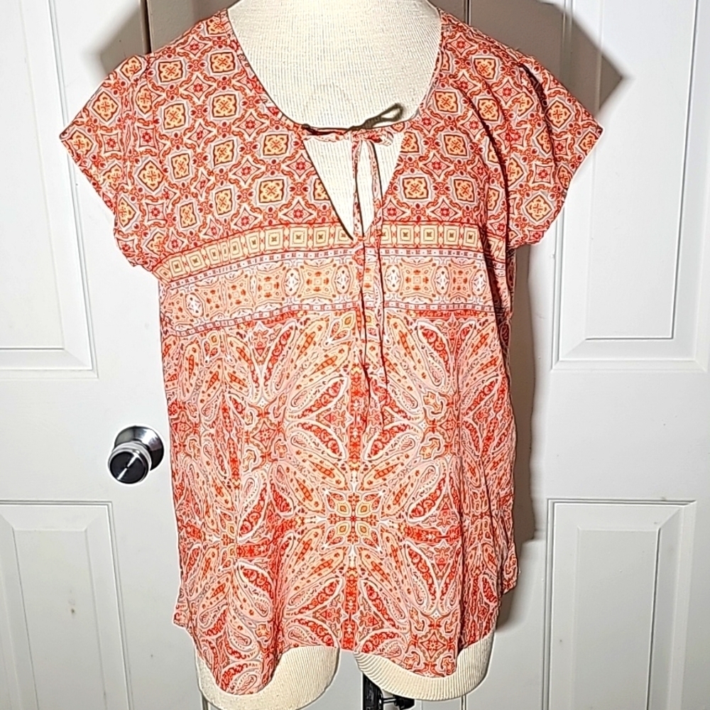Sanctuary women's blouse, fall colors size medium.‎  V neck with tie cap …